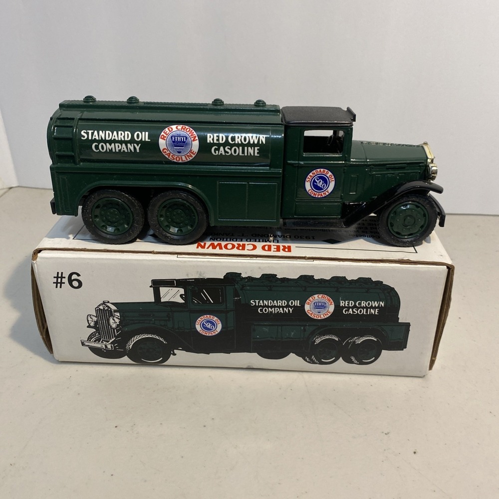 AMOCO Red Crown Gasoline 1929 Tanker Truck 1/25 Diecast Coin Bank NEW